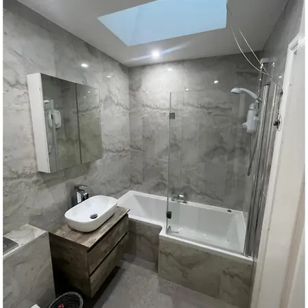 3 * Dublín
